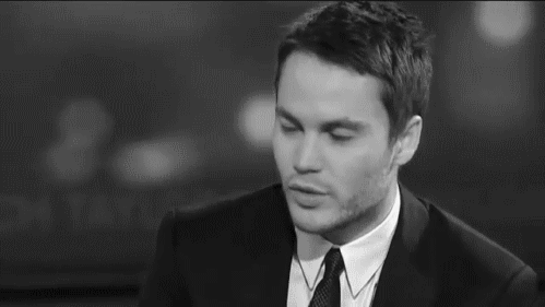 Taylor Kitsch GIF. Tv Sexy Gifs Filmsterren Taylor kitsch Shirtless Ondergoed Friday night lights Tim riggins 