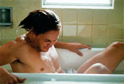 Taylor Kitsch GIF. Film Gifs Filmsterren Taylor kitsch Heet Shirtless Hot guys Hot guy Het verbond 
