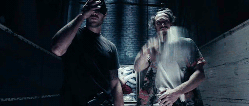 Taylor Kitsch GIF. Gifs Filmsterren Taylor kitsch Shirtless Zuigeling 