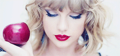 Taylor Swift GIF. Artiesten Taylor swift Bril Gifs Pyjama 