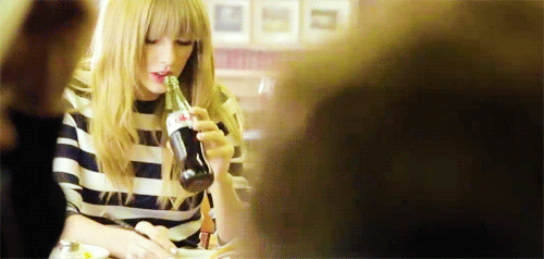 Artiesten Hallo Taylor Swift Gifs hi golvend 
