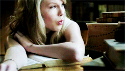 Taylor Swift GIF. Artiesten Groot Lopen Taylor swift Gifs 