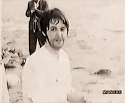 The Beatles GIF. Artiesten Film The beatles Gifs George harrison Ringo starr Paul mccartney John lennon Yellow subma 