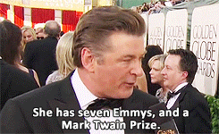 Tina Fey GIF. Gifs Filmsterren Tina fey Schouderophalend Idk I dont know I aint zelfs gek Schouderophalen 