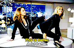 Tina Fey GIF. Gifs Filmsterren Tina fey Pyjama 30 rock 30rock Liz citroen Night cheese Daywear 