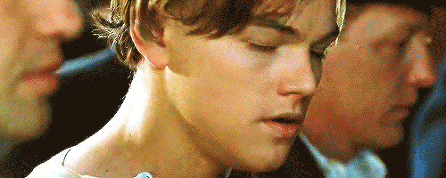 Liefde Film Films en series Titanic Leonardo dicaprio Kus Gifs Filmsterren lachend glimlachen 