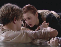 Titanic GIF. Bioscoop Film Films en series Titanic Leonardo dicaprio Gifs Filmsterren 90s Fotoset 