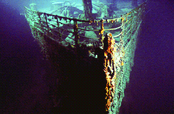 Titanic GIF. Liefde Film Films en series Titanic Leonardo dicaprio Kus Gifs Filmsterren Lachend Glimlachen 