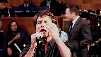 Tom Cruise GIF. Gifs Filmsterren Tom cruise Rockin out 