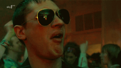 Tom Hardy GIF. Acteur Gifs Filmsterren Tom hardy Glimlachen Man Schattige 