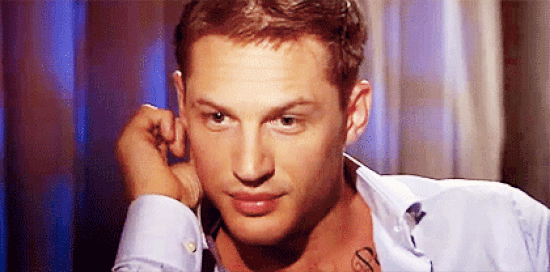 Tom Hardy GIF. Sexy Gifs Filmsterren Tom hardy Wenk Knipogen 