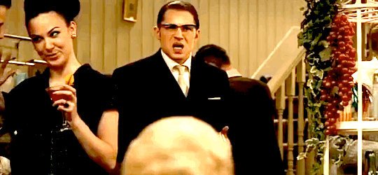 Tom Hardy GIF. Gifs Filmsterren Tom hardy Jonathon ross Hardy keurt 