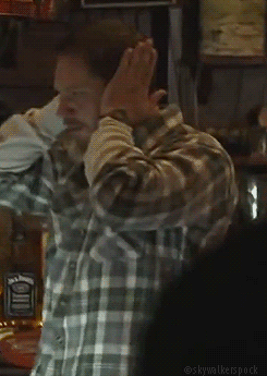 Tom Hardy GIF. Interview Gifs Filmsterren Tom hardy Gerard butler Idris elba Britse acteurs Rots n rolla Guy richie 