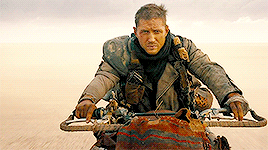 Tom Hardy GIF. Acteur Gifs Filmsterren Tom hardy Glimlachen Man Schattige 