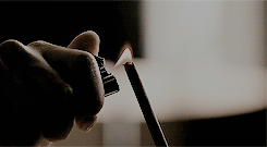 Tom Hardy GIF. Gifs Filmsterren Tom hardy Middelvinger 