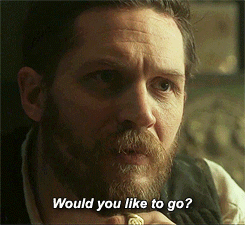 Tom Hardy GIF. Interview Gifs Filmsterren Tom hardy Gerard butler Idris elba Britse acteurs Rots n rolla Guy richie 