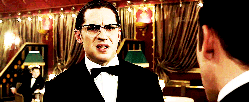 Tom Hardy GIF. Interview Gifs Filmsterren Tom hardy Gerard butler Idris elba Britse acteurs Rots n rolla Guy richie 