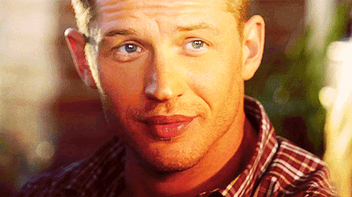 Tom Hardy GIF. Acteur Gifs Filmsterren Tom hardy Glimlachen Man Schattige 