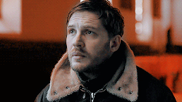 Tom Hardy GIF. Interview Gifs Filmsterren Tom hardy Gerard butler Idris elba Britse acteurs Rots n rolla Guy richie 