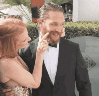 Tom Hardy GIF. Gifs Filmsterren Tom hardy Jonathon ross Hardy keurt 