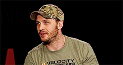 Tom Hardy GIF. Gifs Filmsterren Tom hardy Benedict cumberbatch Stuart kortere 