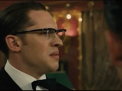 Tom Hardy GIF. Gifs Filmsterren Tom hardy Middelvinger 