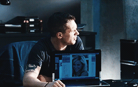 Tom Hardy GIF. Interview Gifs Filmsterren Tom hardy Gerard butler Idris elba Britse acteurs Rots n rolla Guy richie 