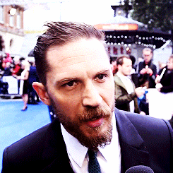 Tom Hardy GIF. Gifs Filmsterren Tom hardy Middelvinger 