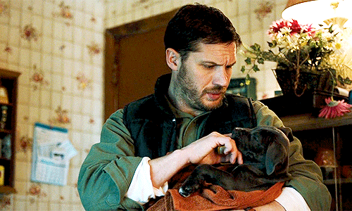Tom Hardy GIF. Gifs Filmsterren Tom hardy Middelvinger 