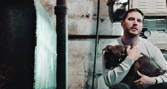 Tom Hardy GIF. Gifs Filmsterren Tom hardy Jonathon ross Hardy keurt 