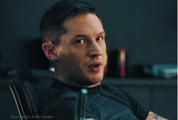 Tom Hardy GIF. Interview Gifs Filmsterren Tom hardy Gerard butler Idris elba Britse acteurs Rots n rolla Guy richie 