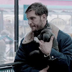 Tom Hardy GIF. Gifs Filmsterren Tom hardy The drop De daling van de film 