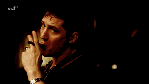 Tom Hardy GIF. Sexy Gifs Filmsterren Tom hardy Wenk Knipogen 