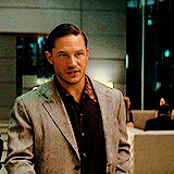 Tom Hardy GIF. Interview Gifs Filmsterren Tom hardy Gerard butler Idris elba Britse acteurs Rots n rolla Guy richie 