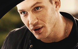 Tom Hardy GIF. Sexy Gifs Filmsterren Tom hardy Wenk Knipogen 