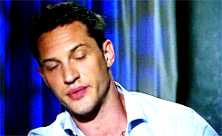 Tom Hardy GIF. Gifs Filmsterren Tom hardy Middelvinger 