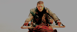 Tom Hardy GIF. Gifs Filmsterren Tom hardy Middelvinger 