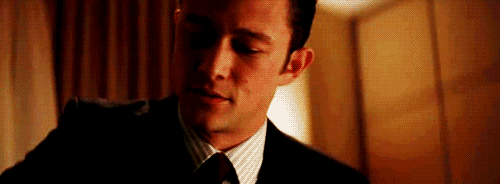 Tom Hardy GIF. Interview Gifs Filmsterren Tom hardy Gerard butler Idris elba Britse acteurs Rots n rolla Guy richie 