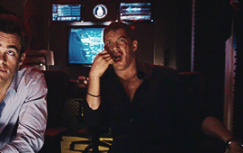 Tom Hardy GIF. Gifs Filmsterren Tom hardy Middelvinger 