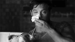 Tom Hardy GIF. Interview Gifs Filmsterren Tom hardy Gerard butler Idris elba Britse acteurs Rots n rolla Guy richie 