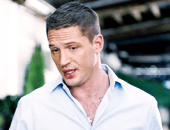 Tom Hardy GIF. Gifs Filmsterren Tom hardy Jonathon ross Hardy keurt 
