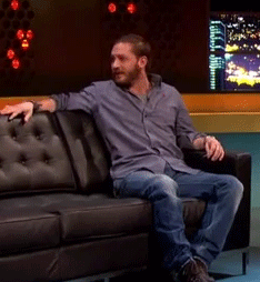 Tom Hardy GIF. Gifs Filmsterren Tom hardy Jonathon ross Hardy keurt 