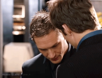Tom Hardy GIF. Gifs Filmsterren Tom hardy Jonathon ross Hardy keurt 