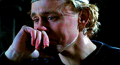 Tom Hiddleston GIF. Gifs Filmsterren Tom hiddleston Sarcastisch Verveeld Sarcasme Benedict cumberbatch 