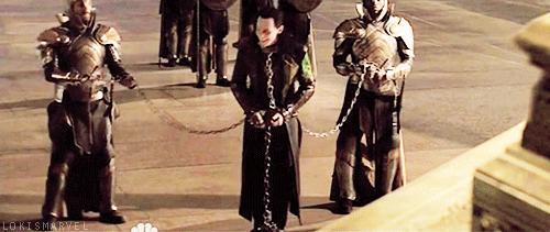 Tom Hiddleston GIF. Omg Gifs Filmsterren Tom hiddleston Gek Tom hiddleton 