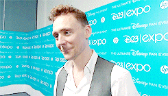 Tom Hiddleston GIF. Gifs Filmsterren Tom hiddleston Sarcastisch Verveeld Sarcasme Benedict cumberbatch 