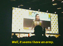 Tom Hiddleston GIF. Emoties Sexy Gifs Filmsterren Tom hiddleston Probleem Kwaad Loki Gevoelens Voelt I cant Griezelige 
