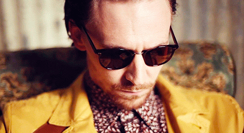 Tom Hiddleston GIF. Blij Gifs Filmsterren Tom hiddleston Loki Tevreden Dit bevalt me 
