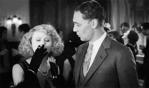 Tom Hiddleston GIF. Gifs Filmsterren Tom hiddleston Verveeld Midnight in paris 