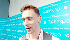 Tom Hiddleston GIF. Gifs Filmsterren Tom hiddleston Kalmeer Zich gedragen 
